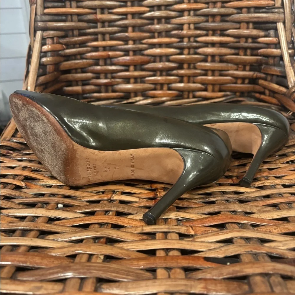 Kate Spade Dark Green Peep-Toe Heels in size 9.5 Made in Italy